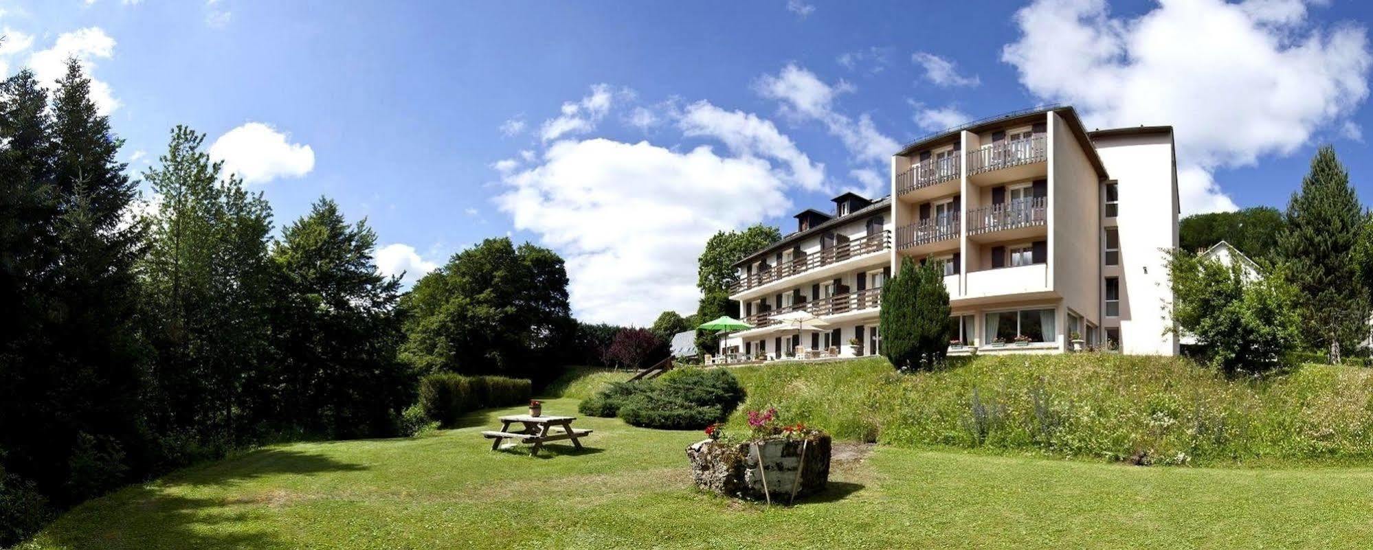 Logis Hotel Le Griou Saint-Jacques-des-Blats Exterior photo